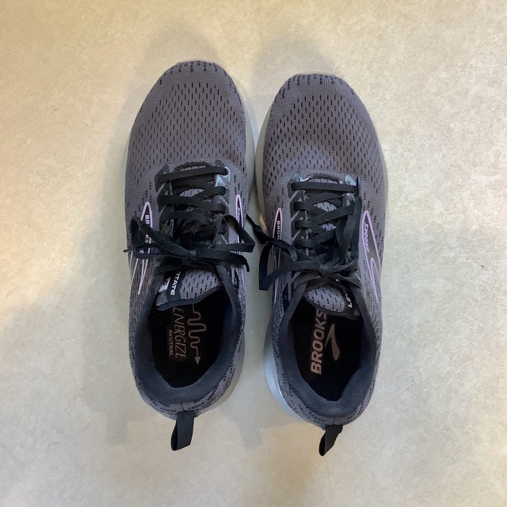 Brooks Women's Black and Light Purple Running Shoes - Picture 9 of 12